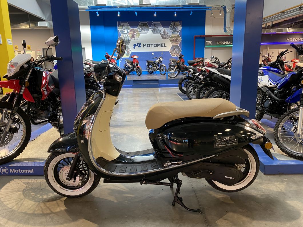 Moto Motomel Strato Alpino 150