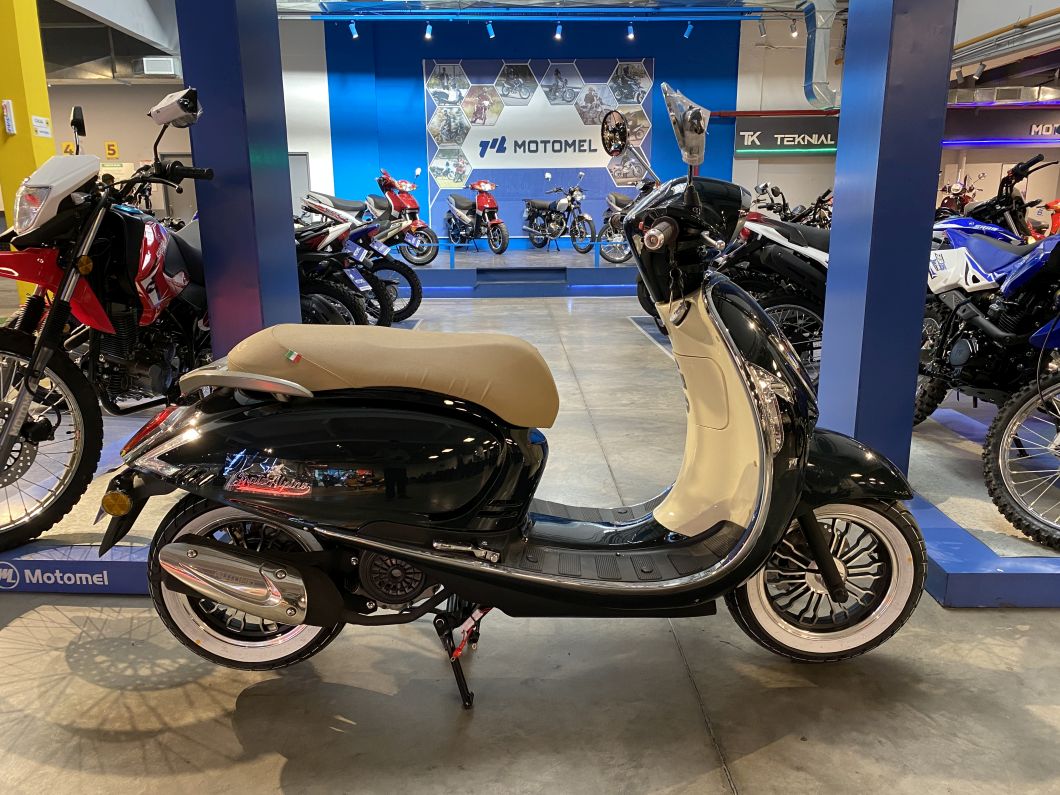 Moto Motomel Strato Alpino 150