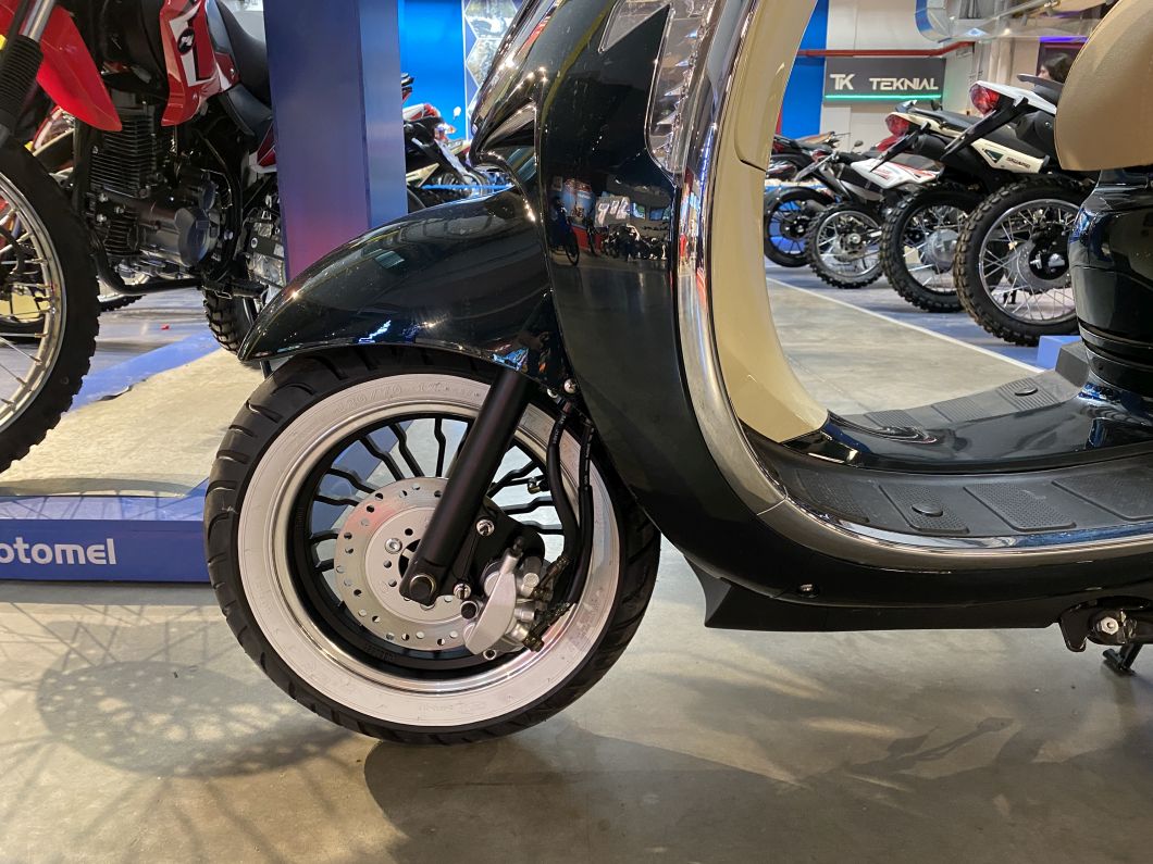 Moto Motomel Strato Alpino 150