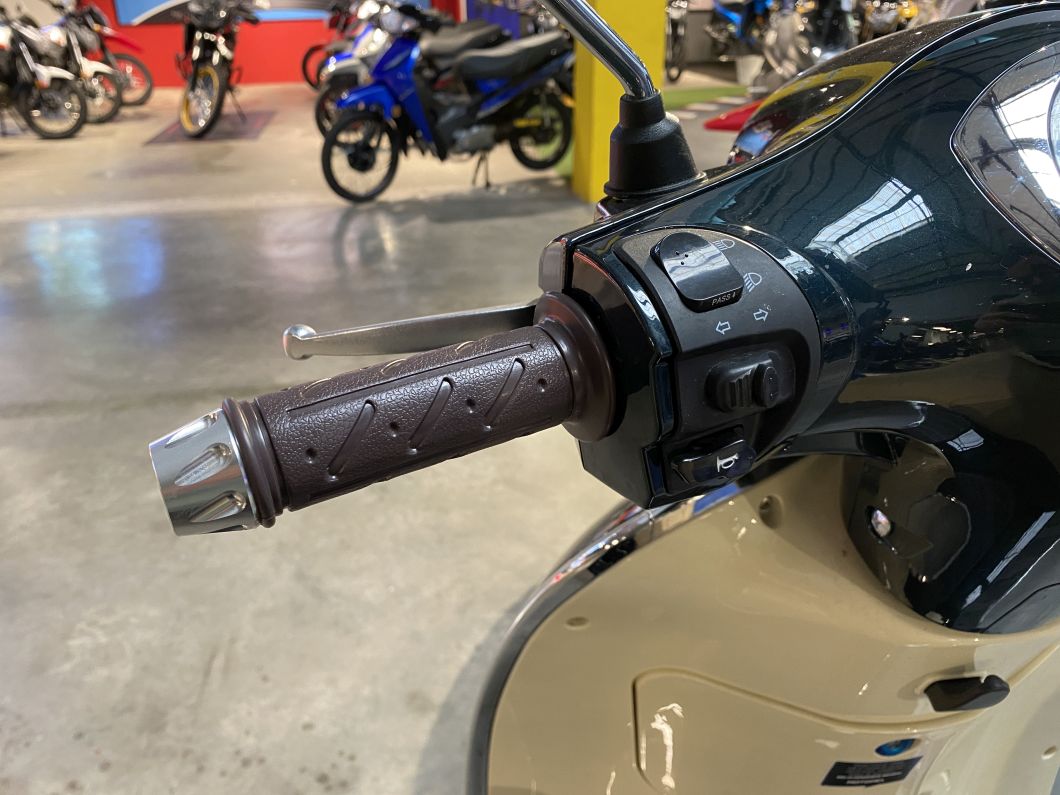 Moto Motomel Strato Alpino 150