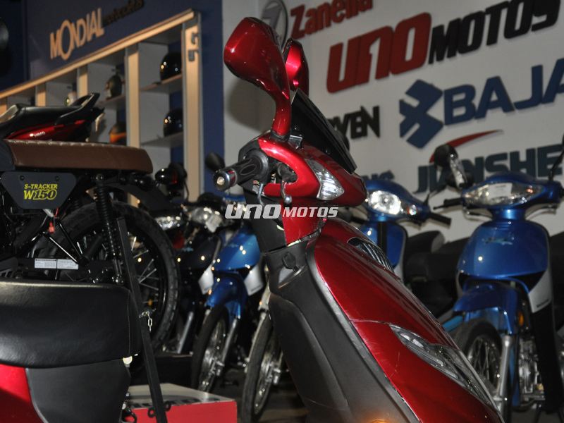 Moto Suzuki AN 125 USADA INT 18309 2015 CON 15150KM