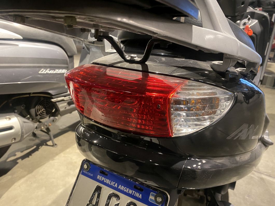 Moto Suzuki An 125 usado 2018 con 22100 km 1M