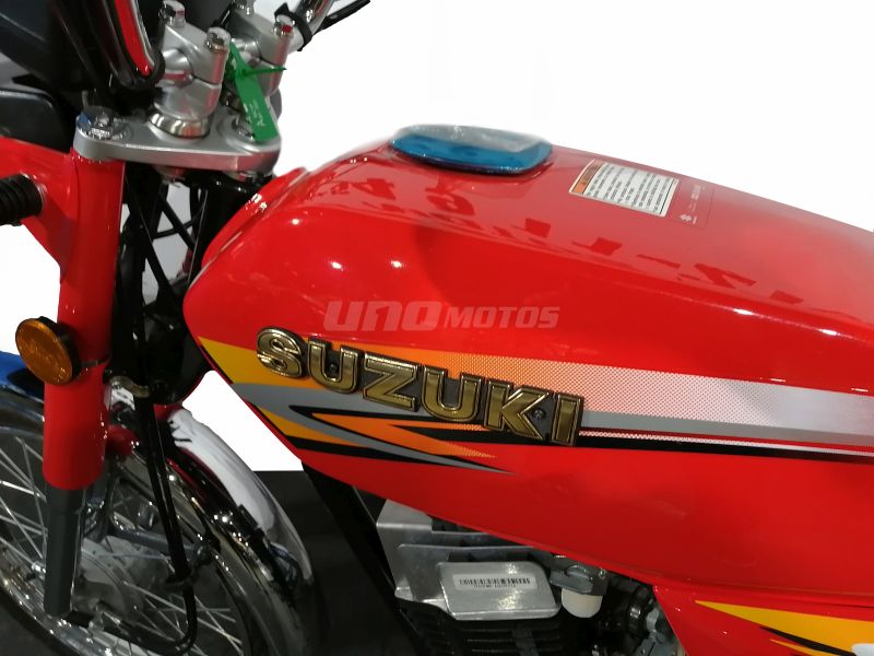 Moto Suzuki AX 100 