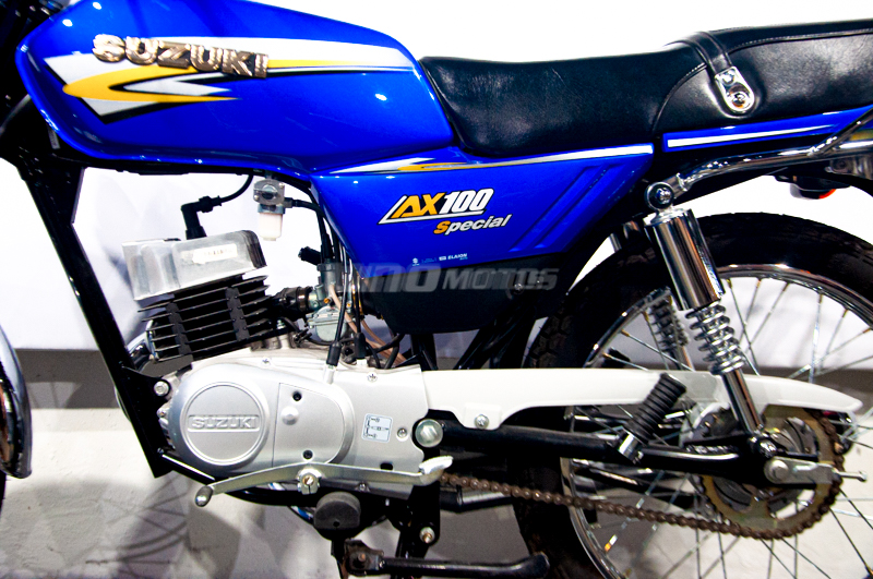 Moto Suzuki AX 100 Negro - Azul