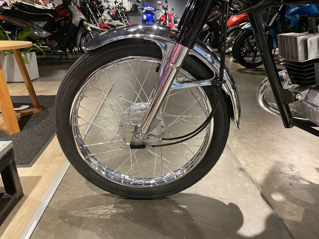 Moto Suzuki AX 100 