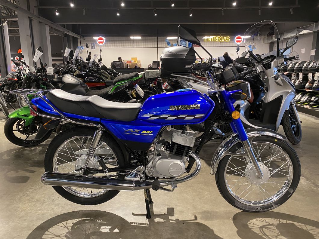 Moto Suzuki AX 100 