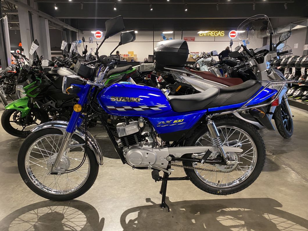Moto Suzuki AX 100 