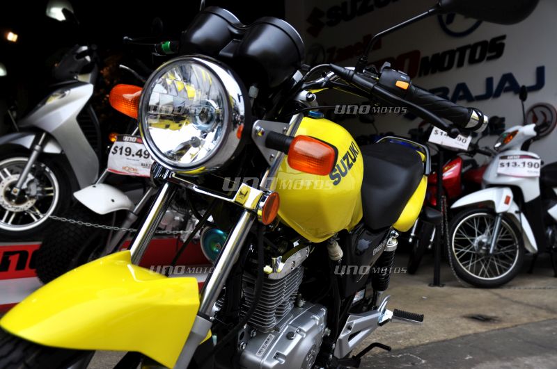 Moto Suzuki EN 125 2A 