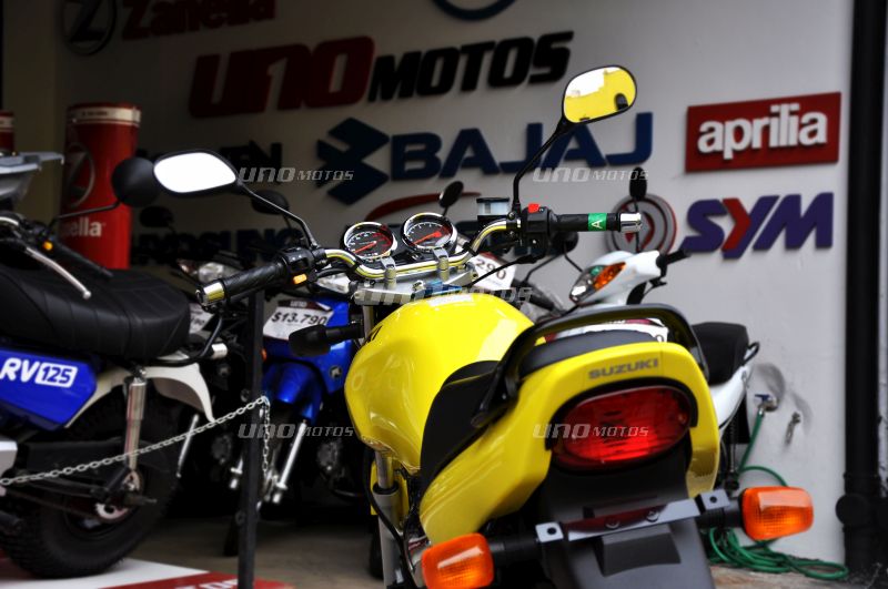 Moto Suzuki EN 125 2A 