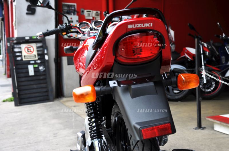 Moto Suzuki EN 125 2A 