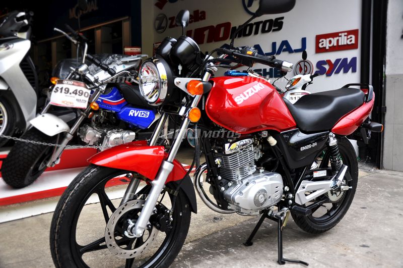 Moto Suzuki EN 125 2A 