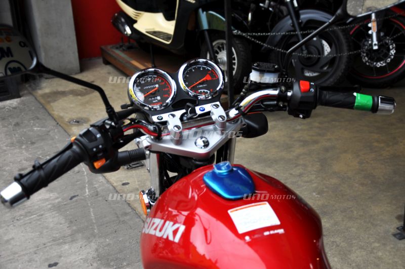 Moto Suzuki EN 125 2A 