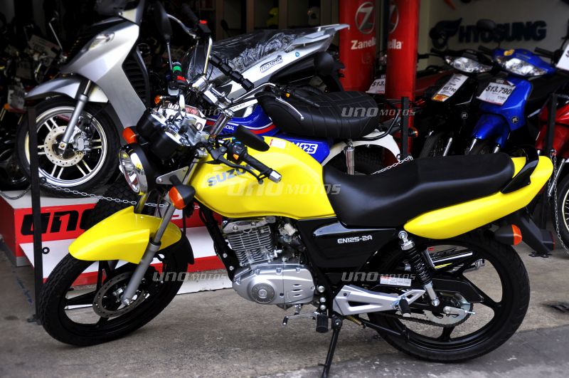 Moto Suzuki EN 125 2A 