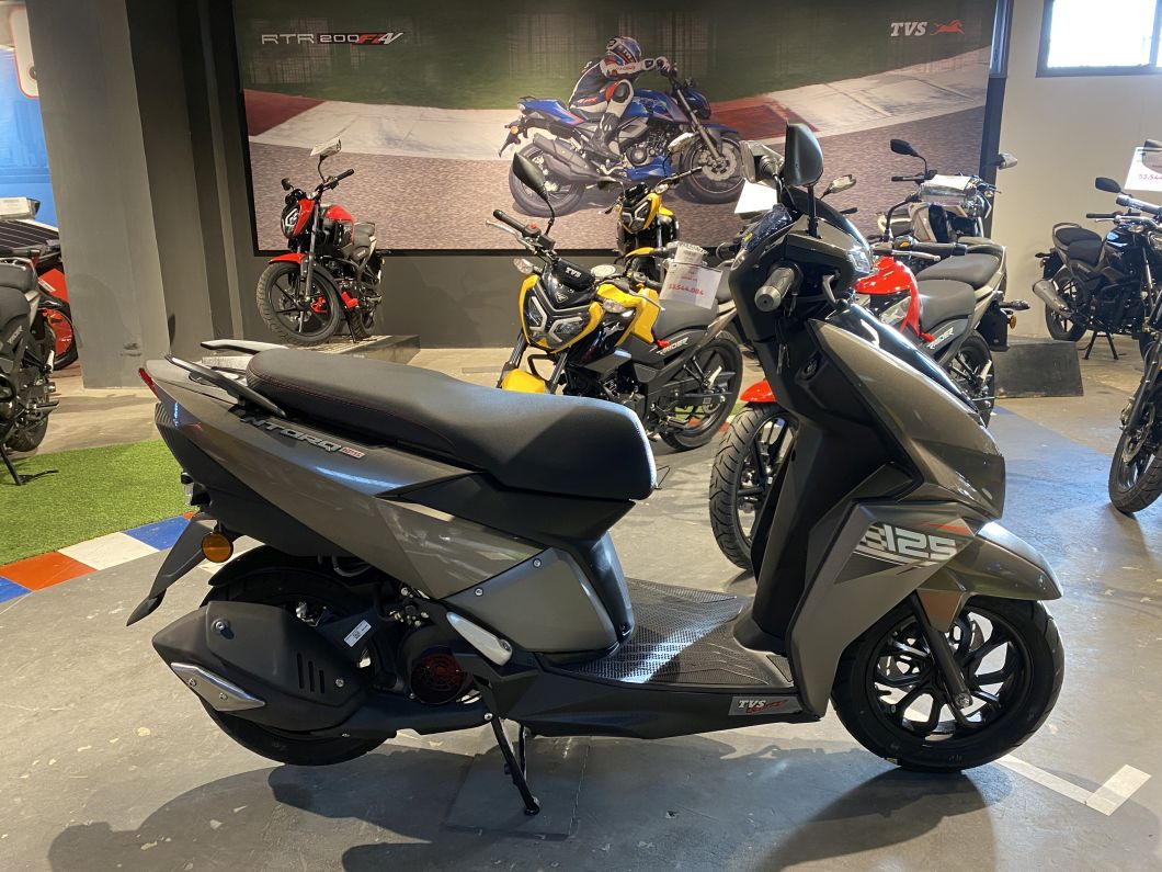 Moto TVS NTORQ 125cc 3V Scooter