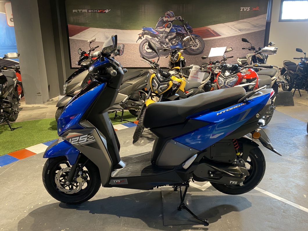 Moto TVS NTORQ 125cc 3V Scooter