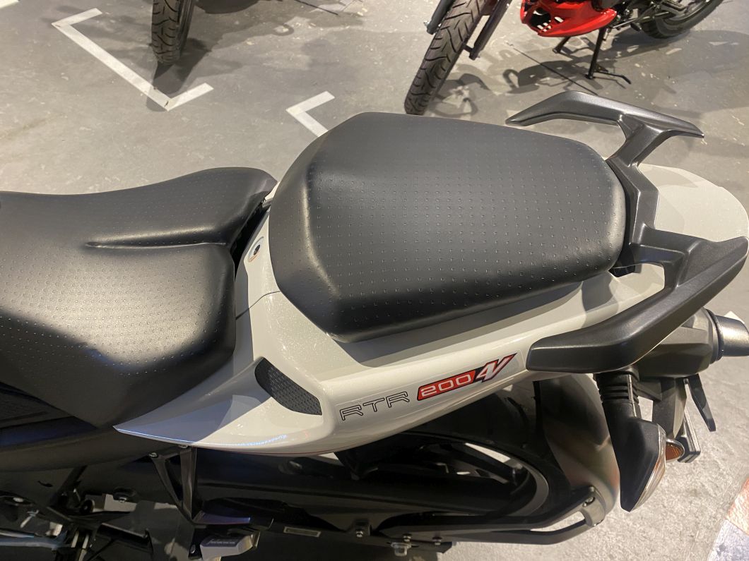 Moto TVS Rtr 200 carburada Abs 2025