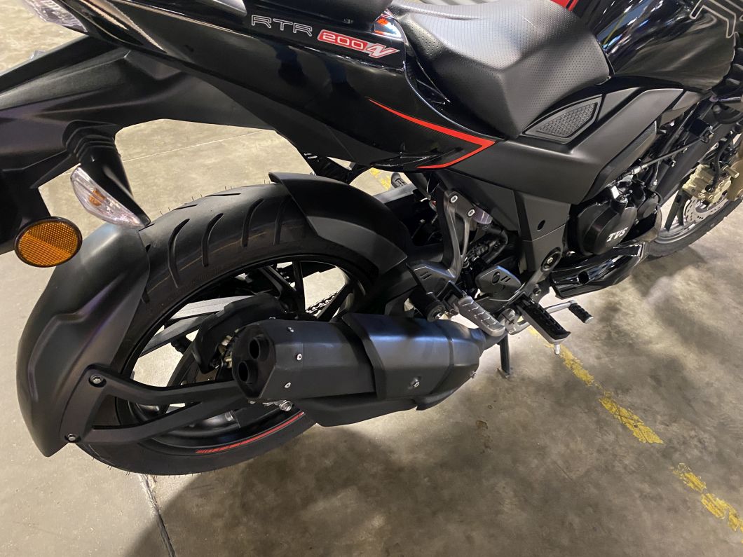 Moto TVS RTR 200 carburada usado 2023 con 912km int49861 DT 