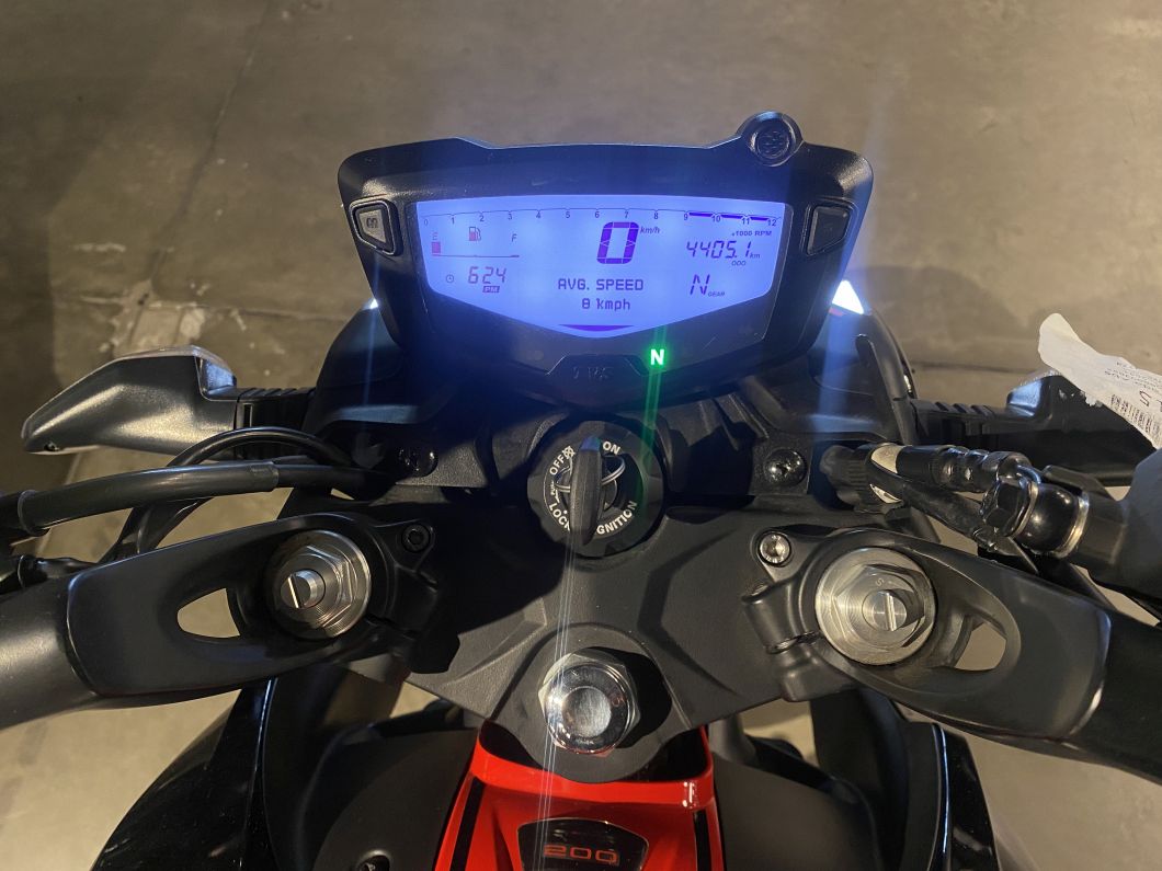 Moto TVS Rtr 200 Carburada usado 2025 con 4400 km 1M