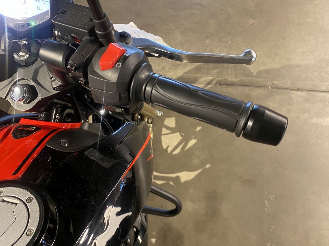 Moto TVS Rtr 200 Carburada usado 2025 con 4400 km 1M