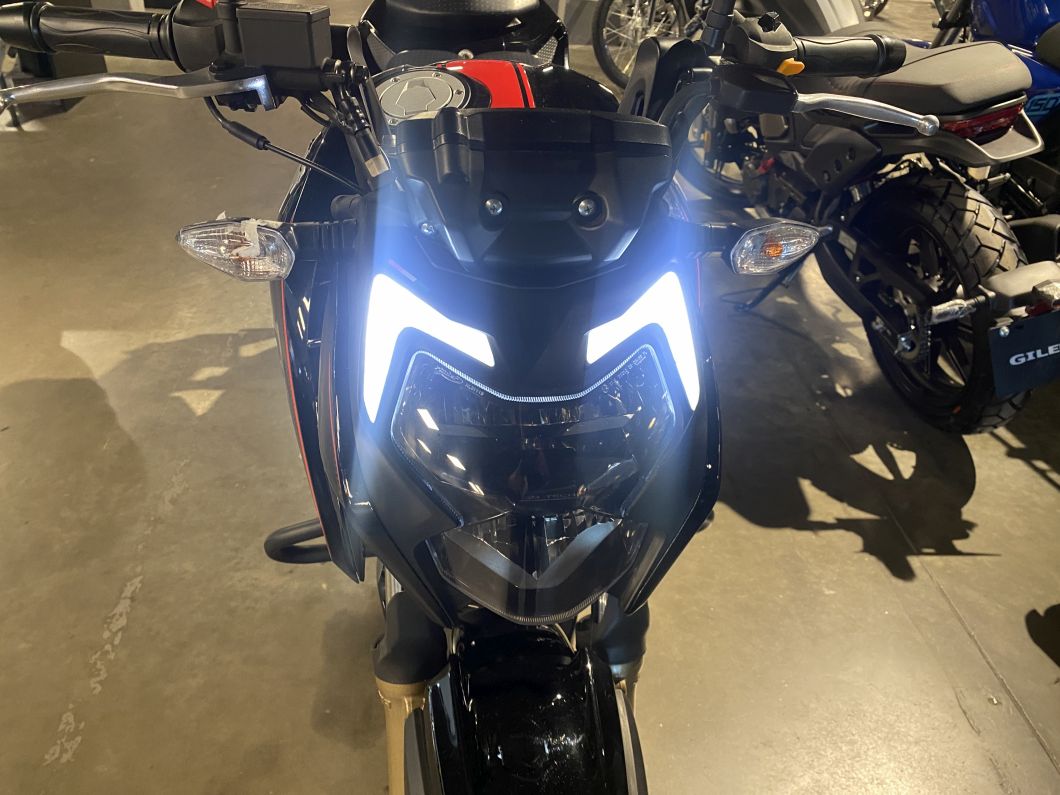 Moto TVS Rtr 200 Carburada usado 2025 con 4400 km 1M