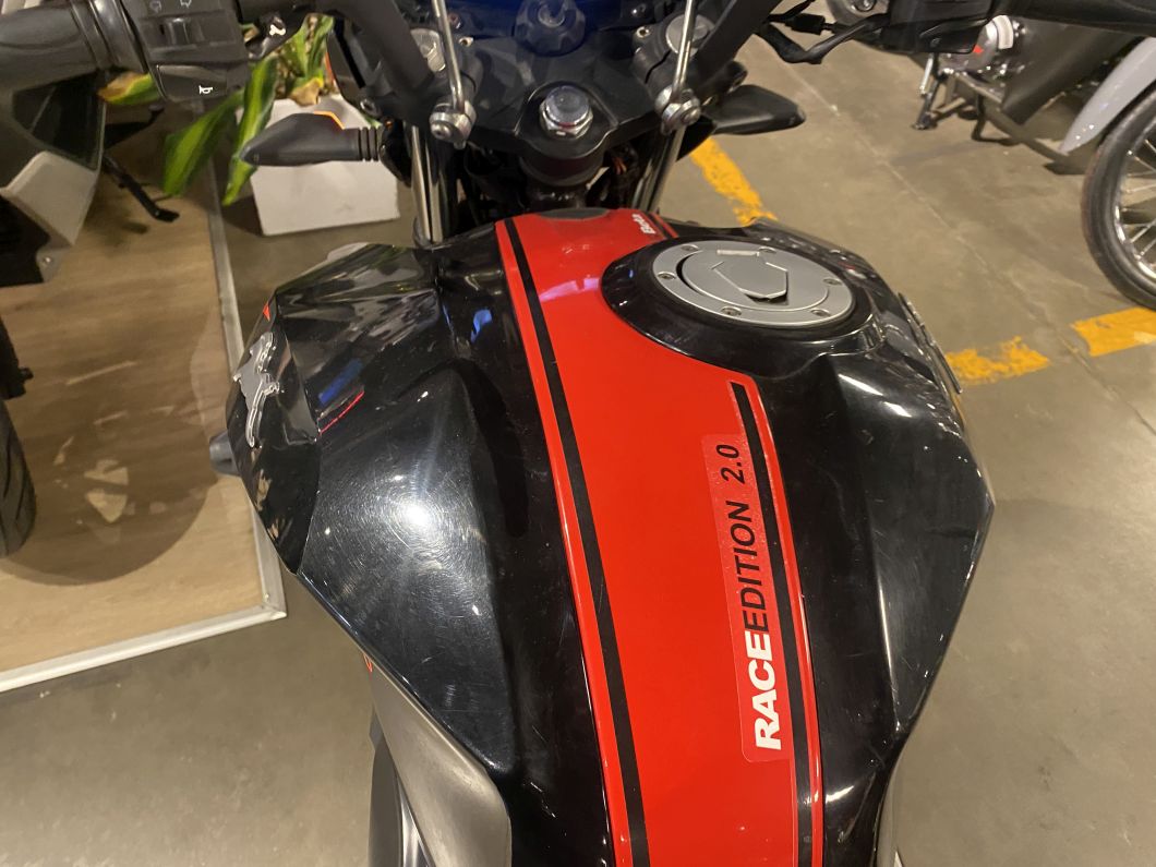 Moto TVS Rtr 200 carburada usado 2022 con 23000 km 1M
