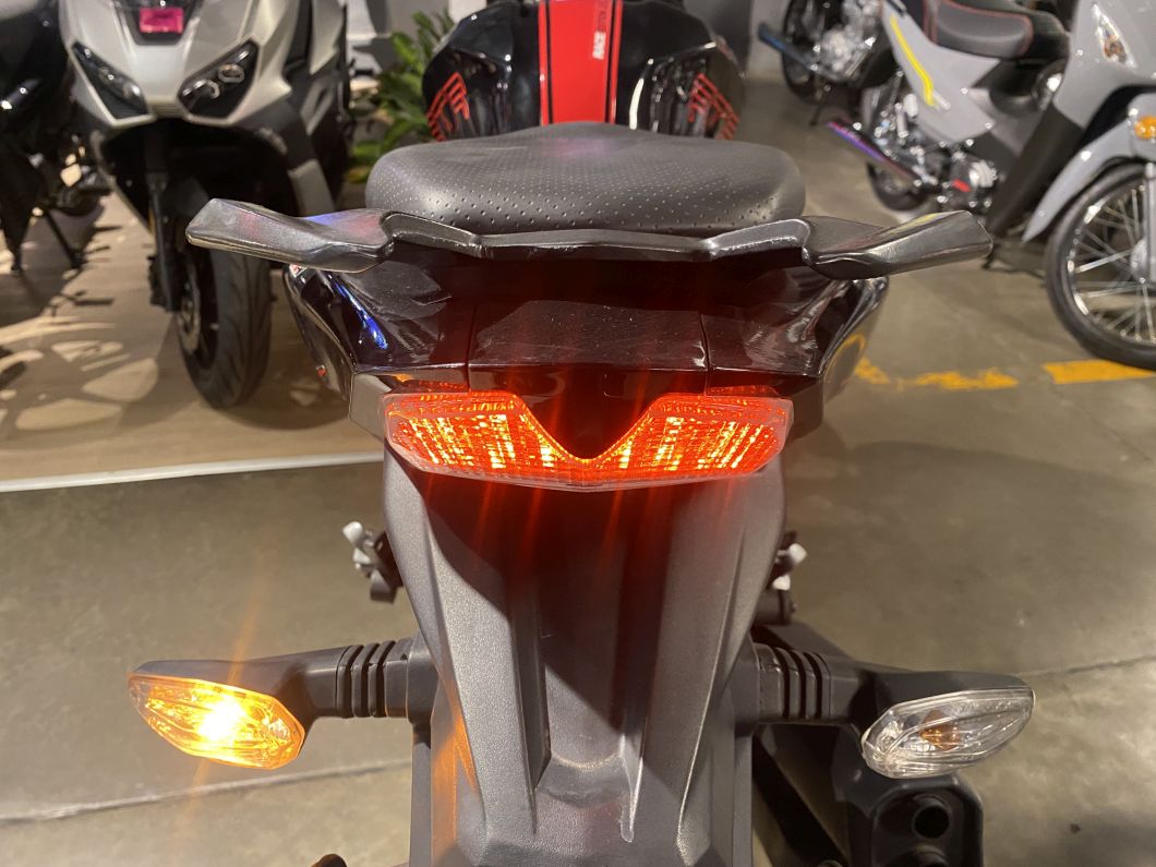 Moto TVS Rtr 200 carburada usado 2022 con 23000 km 1M