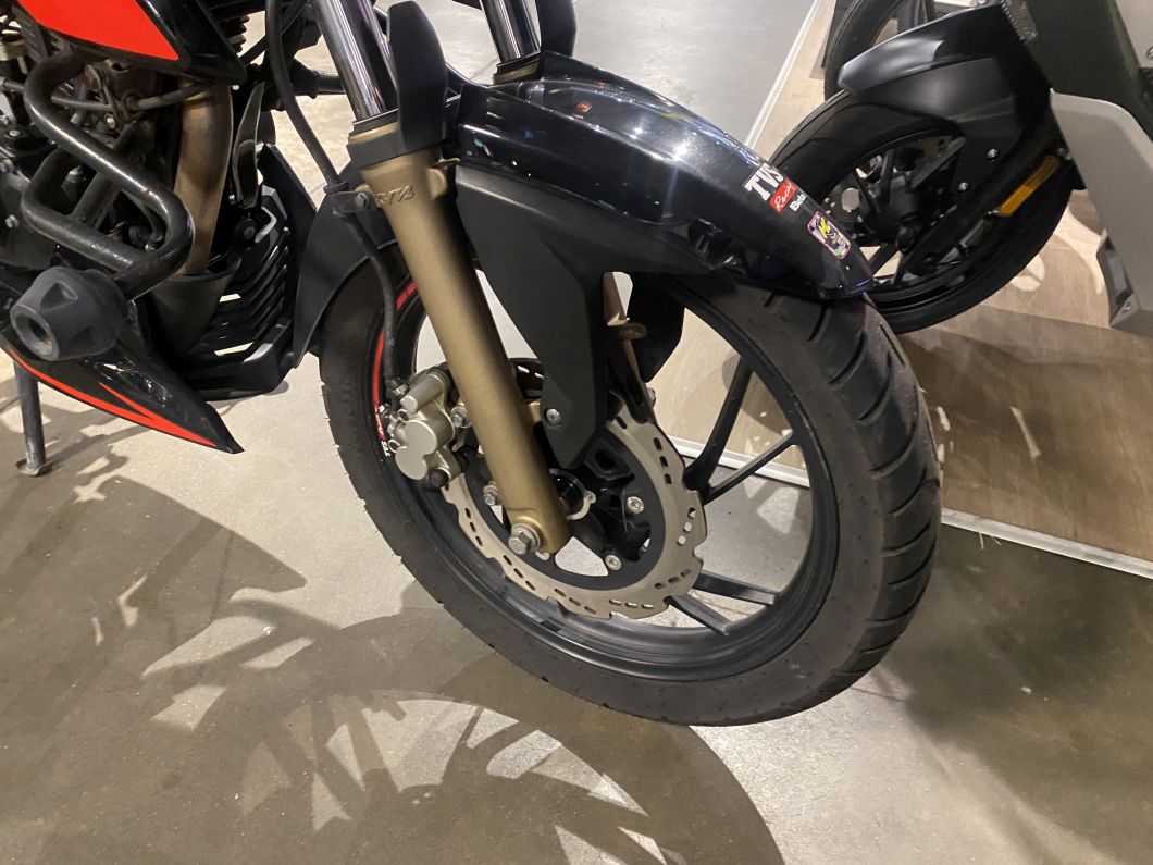 Moto TVS Rtr 200 carburada usado 2022 con 23000 km 1M