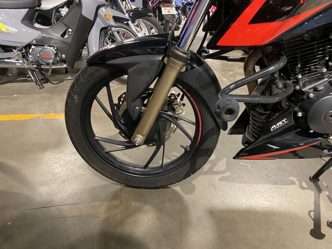 Moto TVS Rtr 200 carburada usado 2022 con 23000 km 1M