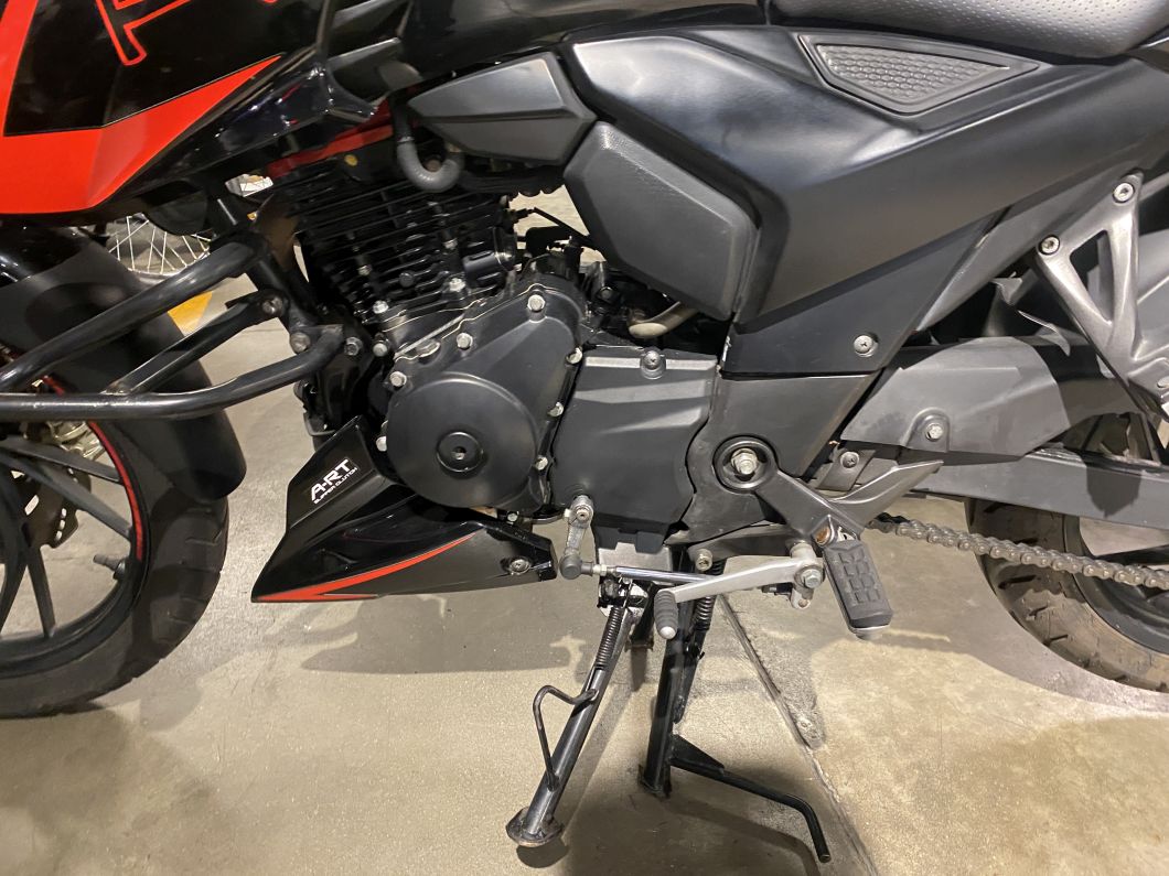 Moto TVS Rtr 200 carburada usado 2022 con 23000 km 1M