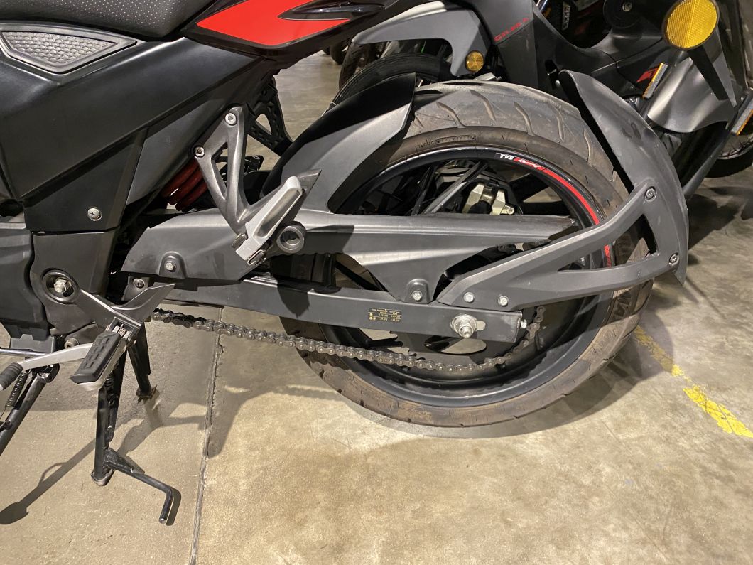 Moto TVS Rtr 200 carburada usado 2022 con 23000 km 1M