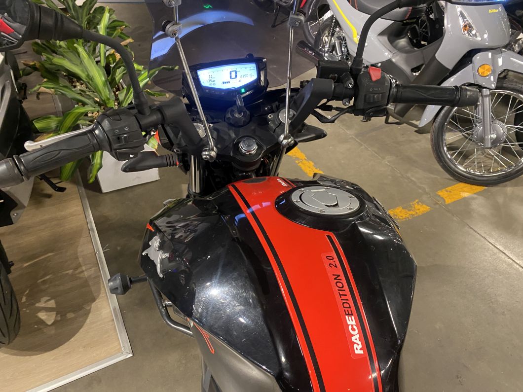 Moto TVS Rtr 200 carburada usado 2022 con 23000 km 1M