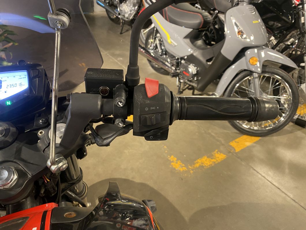 Moto TVS Rtr 200 carburada usado 2022 con 23000 km 1M