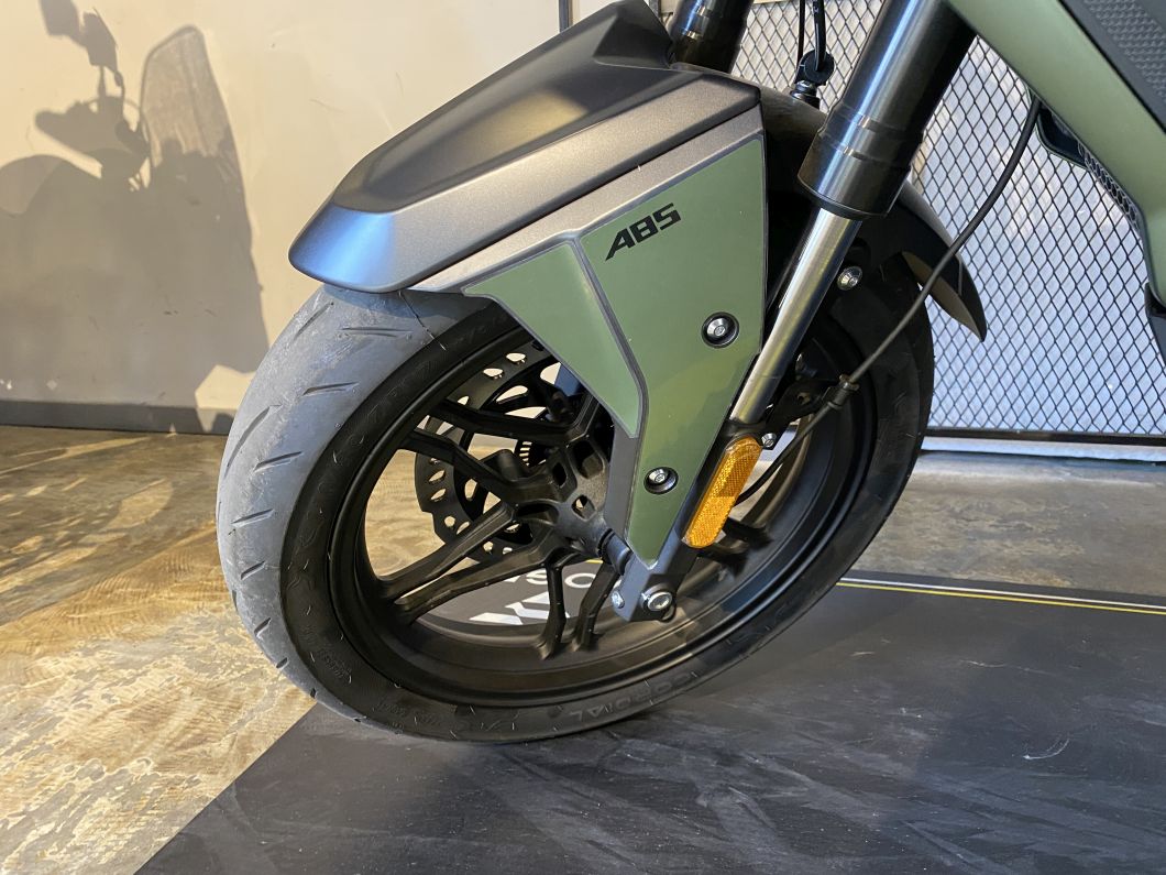 Moto Voge 300 DS 2026 con baul 