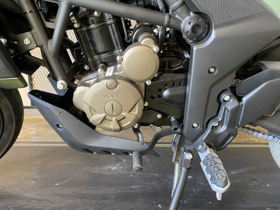 Moto Voge 300 DS 2026 con baul 