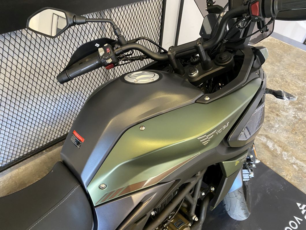 Moto Voge 300 DS 2026 con baul 