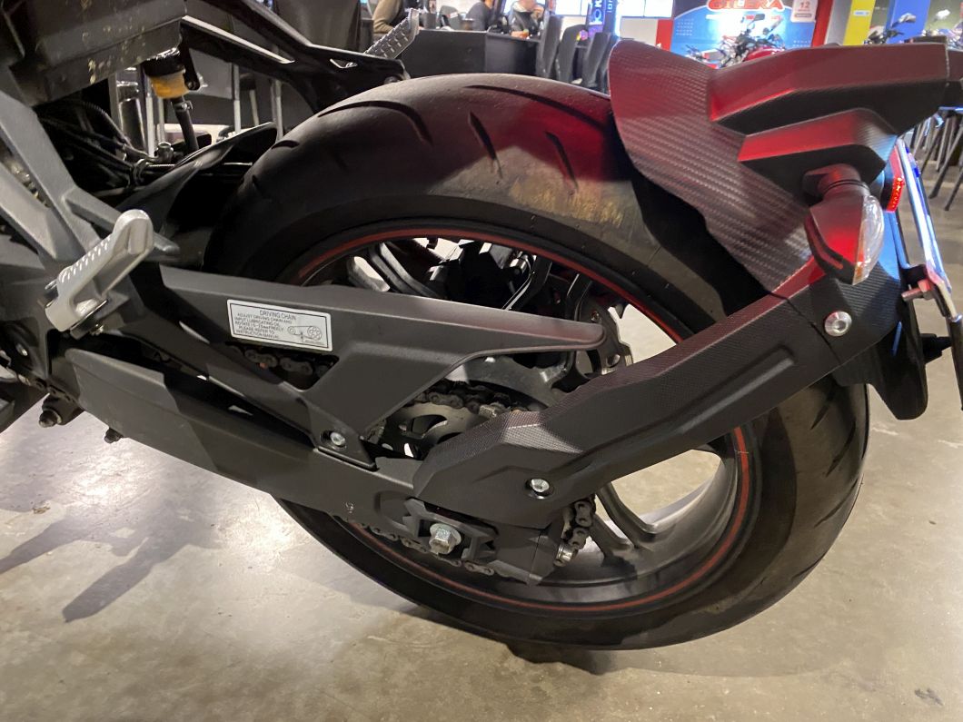 Moto Voge 300 R usado 2023 con 3000 km 1M