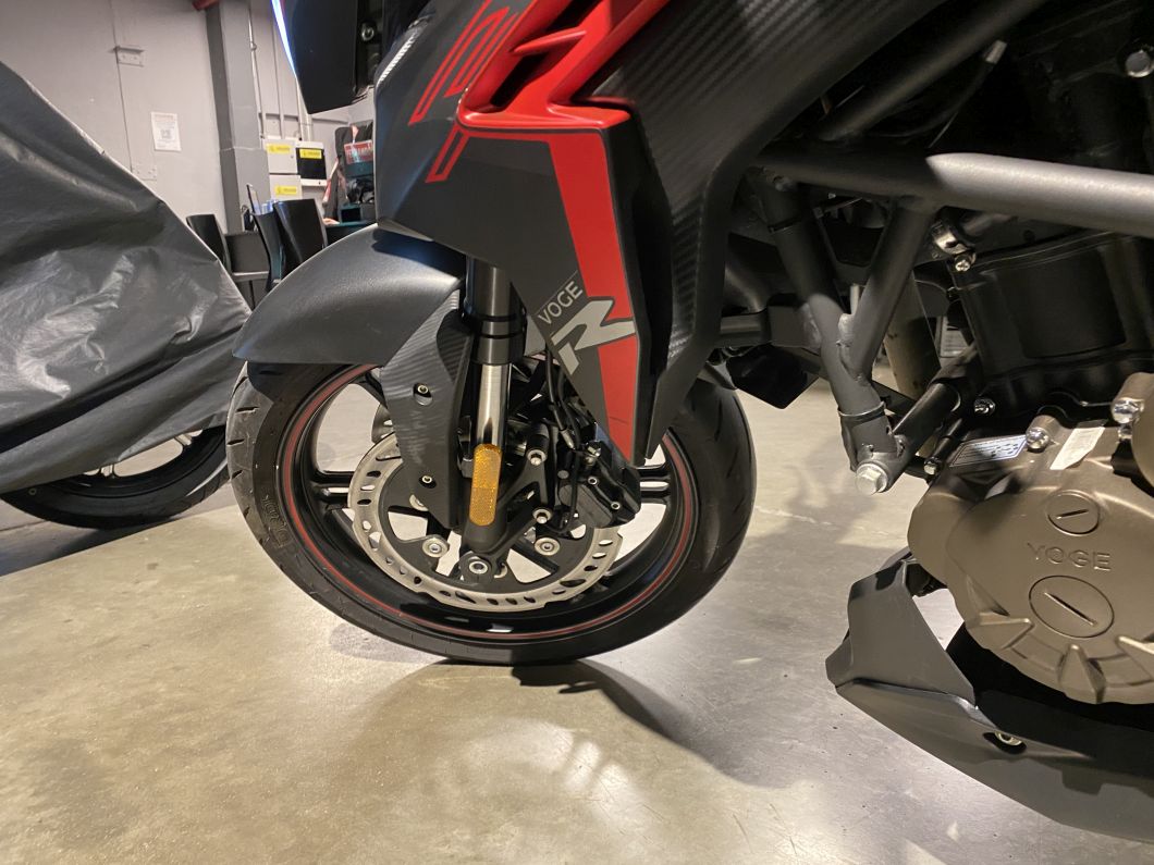 Moto Voge 300 R usado 2023 con 3000 km 1M