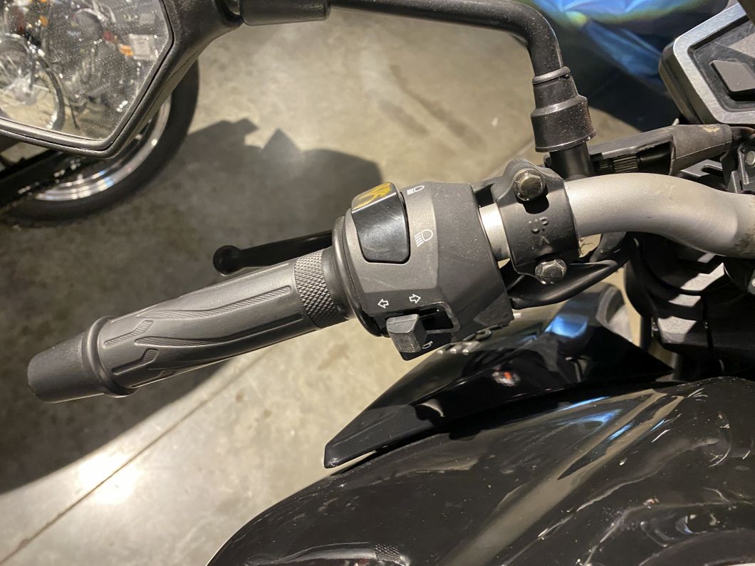 Moto Voge 300 R usado 2023 con 3000 km 1M