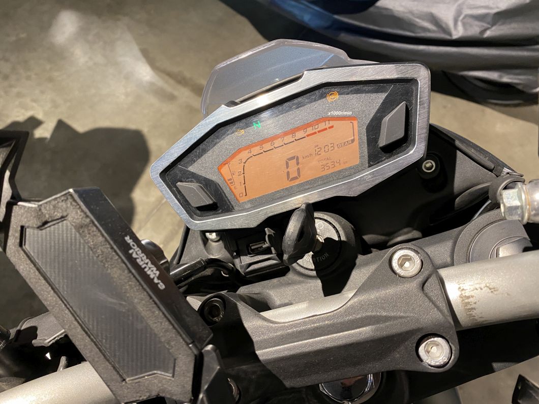 Moto Voge 300 R usado 2023 con 3000 km 1M