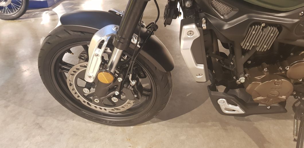 Moto Voge 300 AC usado 2022 con 7800km 