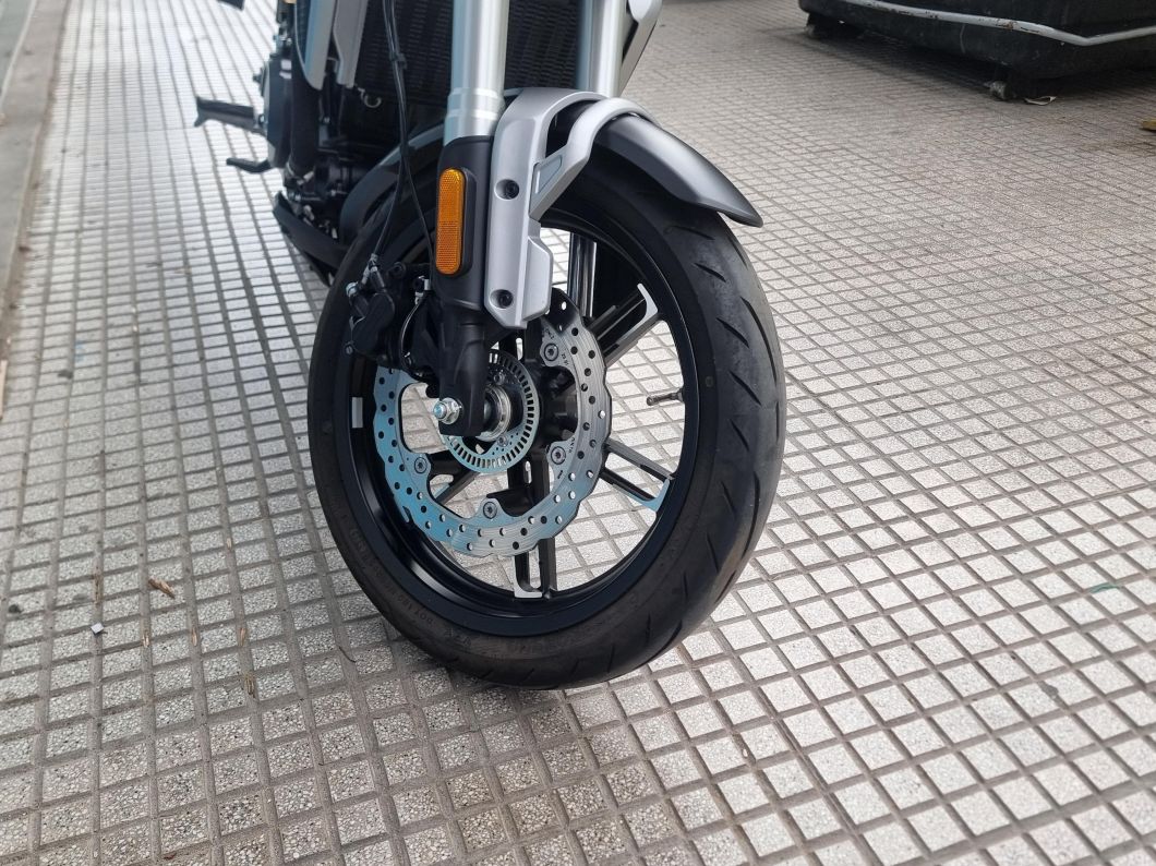 Moto Voge 350 Ac usado 2024 con 4299 km 1M