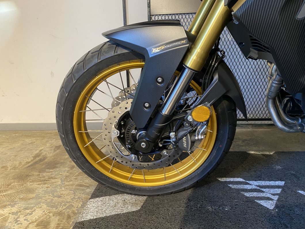 Moto Voge 525 DSX Black + Baul