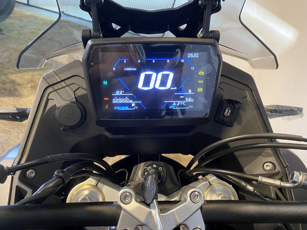 Moto Voge 525 DSX Black + Baul