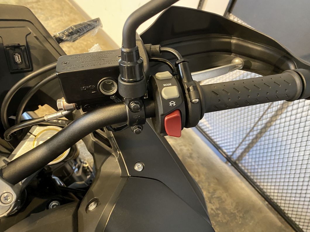 Moto Voge 525 DSX Black + Baul