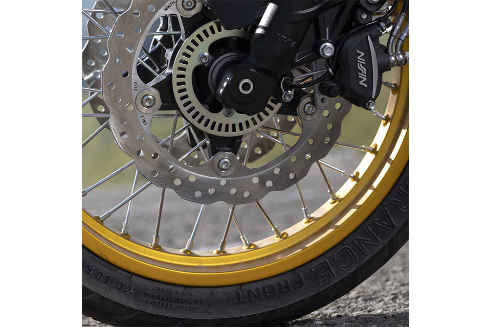 Moto Voge 525 DSX Black + Baul