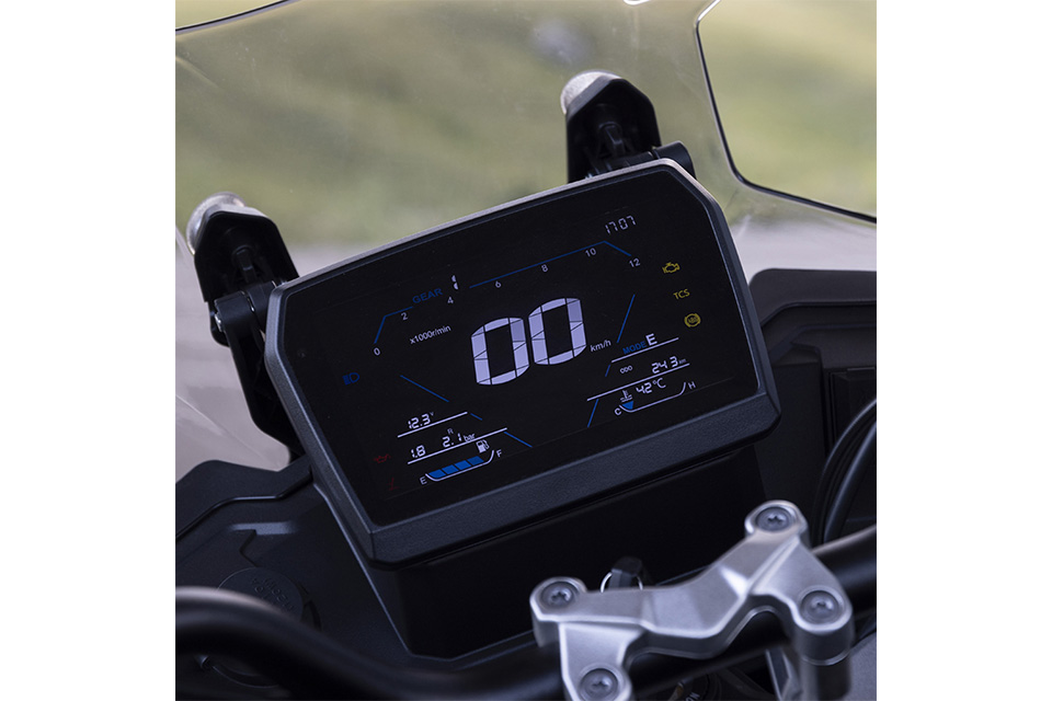 Moto Voge 525 DSX Black + Baul