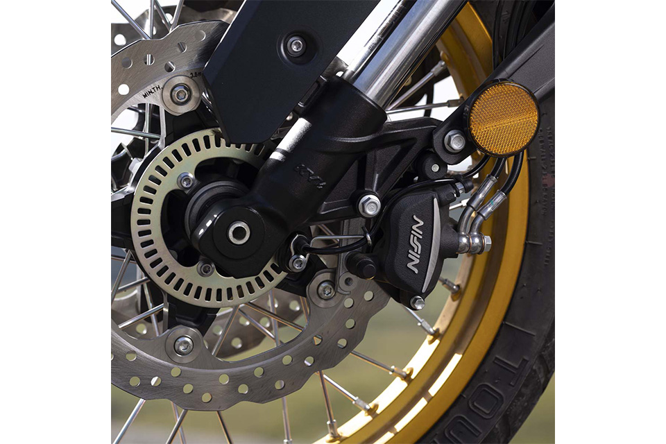 Moto Voge 525 DSX Black + Baul