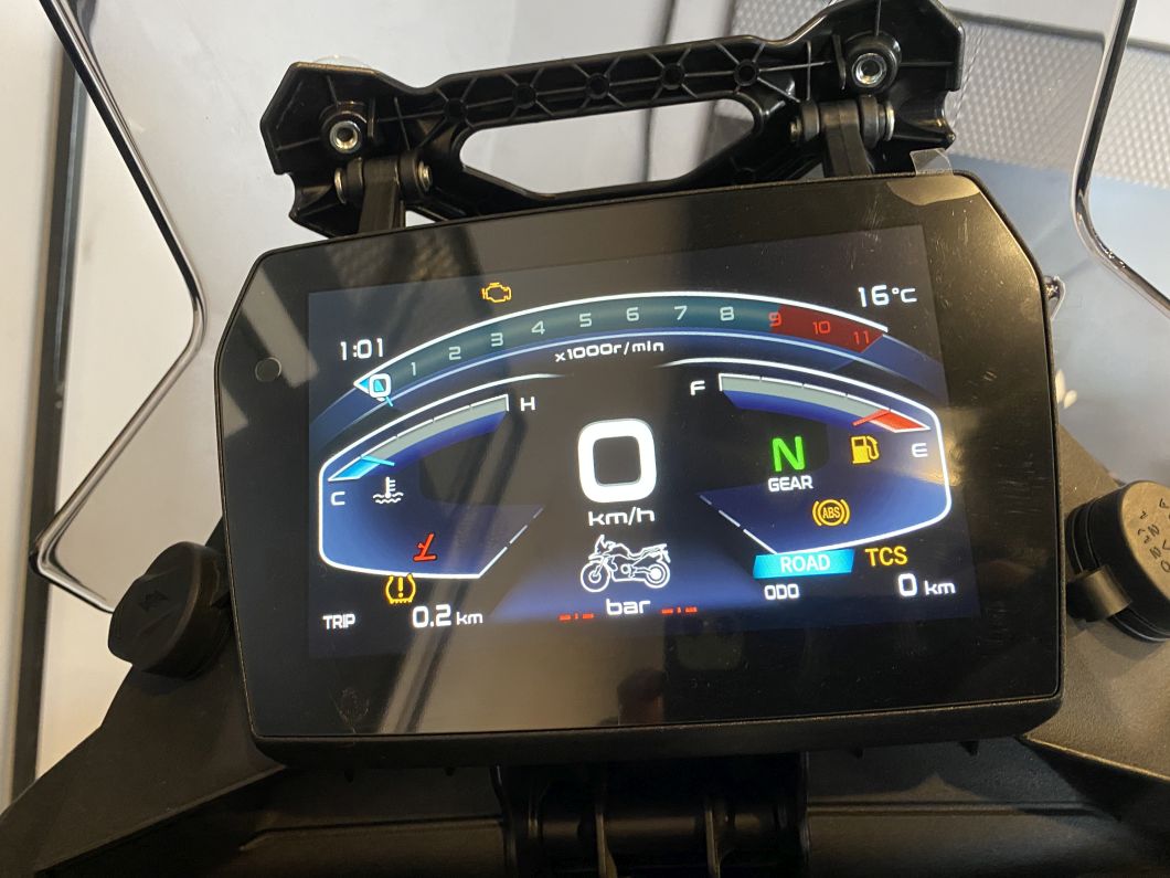 Moto Voge 900 DSX Black + Baul