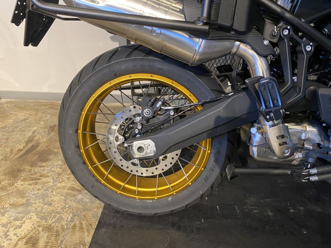 Moto Voge 900 DSX Black + Baul
