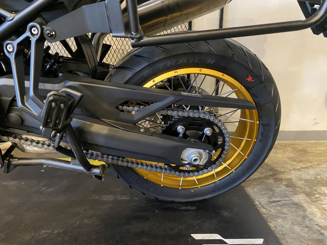 Moto Voge 900 DSX Black + Baul